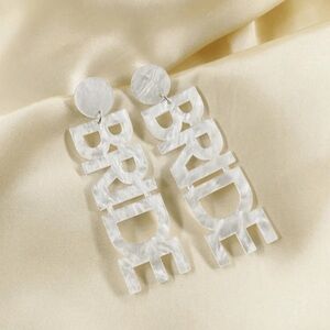 BNWT White Bride Wedding Earrings - Bridal Earrings